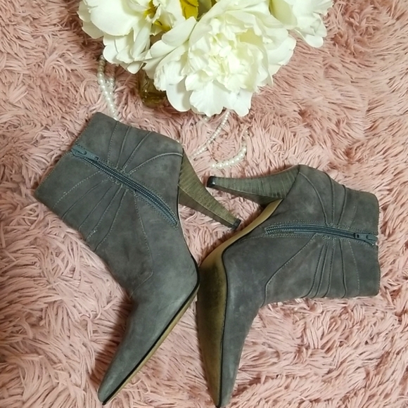 Sam & Libby (Philipa) Gray Suede Leather Ankle Heeled Boots Size 6 1/2 M - Picture 3 of 13